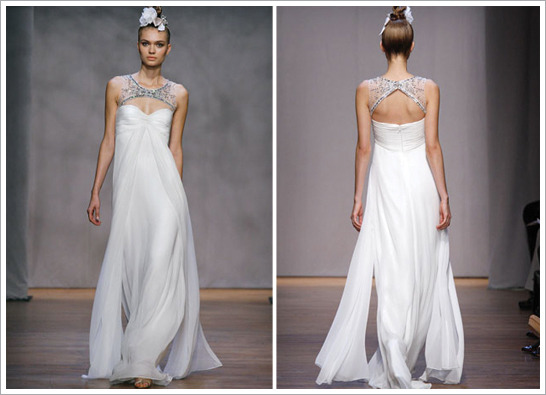 I just love this stunning keyhole wedding gown from Monique Lhuillier